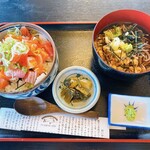三心亭おいがた - ばらちらしランチ　半そば付き　900円税込　コスパ良しです♪