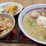 スガキヤ - 料理写真:特製ラーメン五目・サラダセット