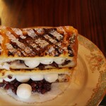 イリヤプラスカフェ - 白玉とつぶあんバターのフレンチトーストサンド