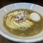 ヌードル＆スパイスカレー 今日の1番 - かけそば(煮干) あっぷ ※玉子は店主様のサービス