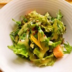 セットのサラダ