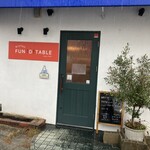 BISTRO FUN D TABLE - 