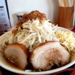 札幌豚研究所 - 料理写真:カムイの豚　醤油　中(￥990)、麺マシ(￥120)。