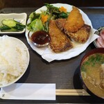 隠れ家 どん亭 - アジフライとブリの唐揚げ