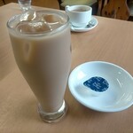 インドアジアンダイニング&バー カリカキッチン - セットのチャイ達  こちらはアイスチャイ