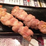 チョットバー 小吉 - 大山鶏串焼き(塩)