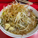 ラーメン二郎 - にんにく少し、脂まし。ネギトッピング。
