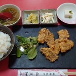 中華料理 北京 - 肉の天ぷらとご飯