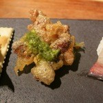 てしま旅館 - ほたるイカをビールフリットにして木の芽をあえたものです。
