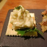 てしま旅館 - 酒粕料理のカナッペ風です。