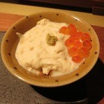 てしま旅館 - ゆば豆腐にいくらを入れたものです。