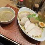 麺 ヒキュウ 六甲道店 - 