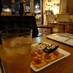 T's Bar - 