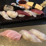 幸寿し - こちらは先月来店時の写真　にぎり一人前とお好み〜大トロ、カンパチ
