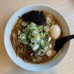 黒りりん - 背脂ブラックにんにく＋煮玉子