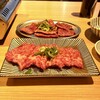 肉の満牛萬 - 手前がカイノミ