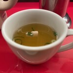 南海飯店 - やわらかい焼ソバのスープ