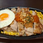 ガスト - やんちゃガーリックチキン鉄板ピラフ
