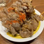 新時代 高円寺北口店 - 小ピラミッド！いつも中or小で迷うが、昼はアルコール量を自制してこちらを。小は、6本！これで300円！
