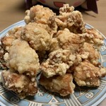 ニューミュンヘン - ムネの唐揚げ、どっさり。