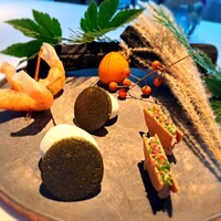 Héritage by Kei Kobayashi - ⚫アミューズブッシュ
                    「豚肉リエット」「海苔チップチーズ  柑橘」「車海老」