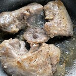 石塚魚店 - まぐろほほ肉