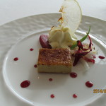 CROWN - フォアグラのクレームブリュレ 青リンゴのシャンティーとチップ 
      
      アンディーブと胡桃のサラダと共に
      