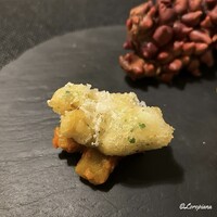 DADA - 天然ものの海鞘のフリット 茄子とドライトマトとともに