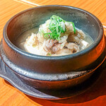 酒場 てつ - 《名物》肉とうふ
