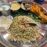 too much india - カレーリーフライスプレート　2,200円