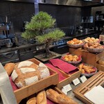 ザ タヴァン グリル＆ラウンジ - 