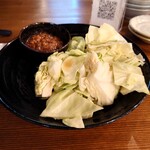博多うずまき - お通し（肉味噌キャベツ）