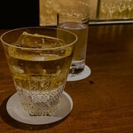 カーヴ - 右田ブレンデッドミズナラカスクをロックで♬