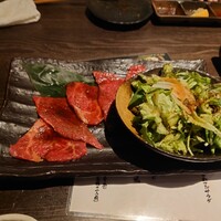 肉匠 牛虎 西中島店 - 赤身モモ