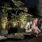 鶏匠 催 - 夜は落ち着いたお店構えに