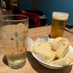 原価ビストロチーズプラス - お通しの自家製フォカッチャ