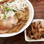 麺屋 玖 - しょうゆらーめん＋白髪ネギ＋メンマ