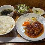 キッチン ブルー グローブ - 豚肩ロースポシェ　ソテーオニオンのポリネシアンソース