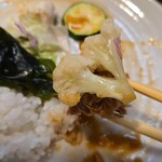 キッチン ブルー グローブ - カリフラワーと共に