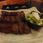 たんか - 牛タンと牛サガリのハーフ焼き