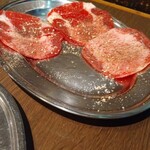 塩ホルモン 炭楽 - 牛タン