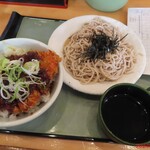 どんきゅう - 皿ざるみそかつ小丼セット　850円(税込)