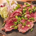 肉惣菜 徳 - 和牛タタキ