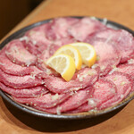 ホルモン焼肉 富や - 塩タン☆