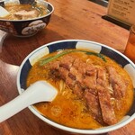 支那麺 はしご 本店 - 