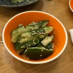 鉄板ダイニングバル MINATO - 塩だれキュウリ、418円