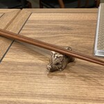 ももんじや - 菜箸を乗せた、ウリボー❓の箸置き。