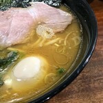 家系ラーメン クックら - この系譜の中でもバランスのいいスープ。