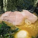 家系ラーメン クックら - チャーシューは肩ロースのスモーク。