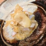 温石 - 伊勢海老に栗チップを乗せました。薬味は頭の味噌ソース